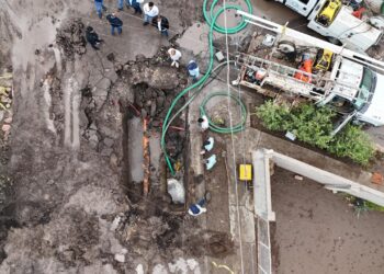 Una nueva ruptura en la línea de agua potable es detectada en Prado del Sol