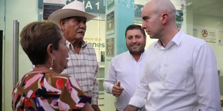 Alcalde de Badiraguato gestiona cajero automático del Banco Bienestar para comunidades serranas