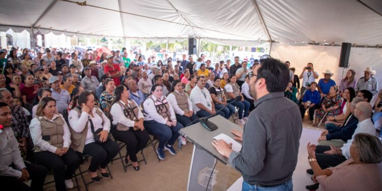 Obras con sentido social y programas de Bienestar llegan a Tepuche