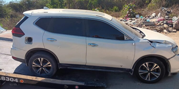 Policía de Investigación recupera camioneta robada en Mazatlán