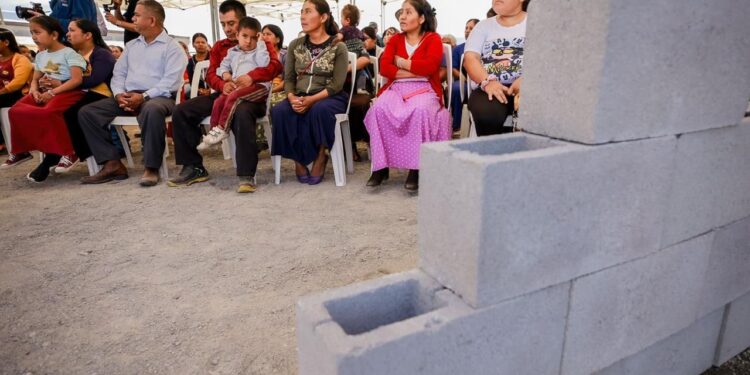 Beneficia el Sistema DIF Sinaloa a 60 familias con el programa de Fábricas de Block
