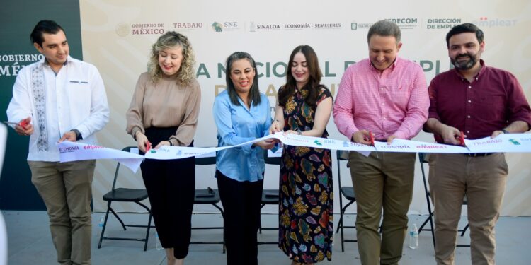 Inauguran la Feria Nacional del Empleo de las Mujeres en Culiacán