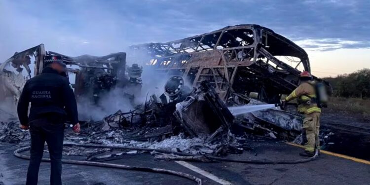 En total fueron 23 los cuerpos encontrados en el accidente de Elota