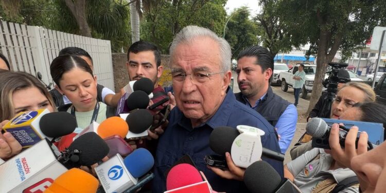 Aumento a la tarifa del transporte público se revisará, pero no será inminente: Gobernador