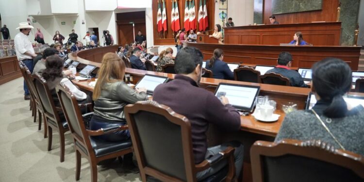 Un total de 19 Diputadas y Diputados Suplentes se integran a grupos parlamentario