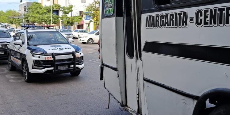 Adulta mayor es atropellada frente al Banco de Binestar en pleno centro de Culiacán