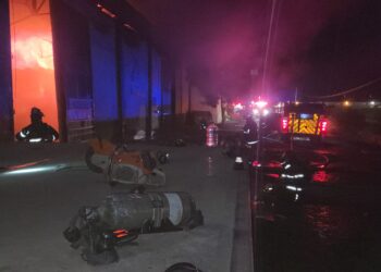 Arde bodega en el campo El Diez