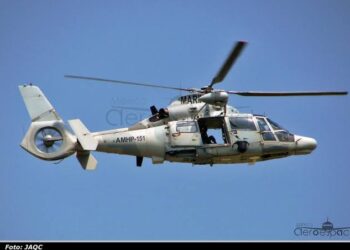 Cae helicóptero de la Marina en Michoacán; hay 3 muertos