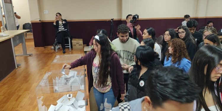 Congreso del Estado realiza consulta en UAdeO rumbo a la reforma de la Ley Orgánica