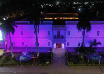 Palacio Municipal se viste de morado en conmemoración por el Día Internacional de la Mujer