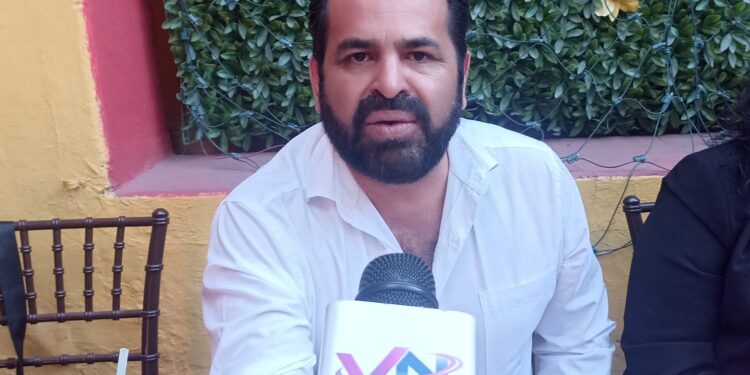 Autoridades de Cosalá en contubernio con las del Cobaes quieren sacar a Beltrán Rentería de la dirección del plantel 32