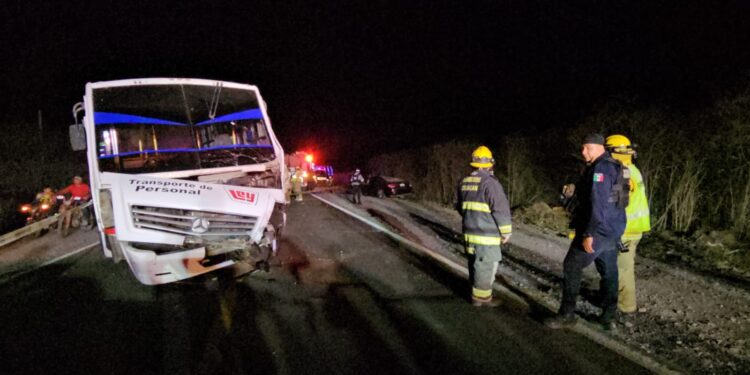 Chocan un camión de Ley y un automóvil dejando un muerto y seis heridos en El Salado