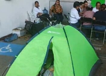 Guerreros Unidos y Rastreadoras “toman” las instalaciones del Ayuntamiento de Guasave