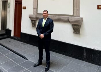 Voluntad de diálogo y entendimiento en la mesa de diálogo realizada en SEGOB entre la UAS y el Gobernador; secretaria toma nota de las posturas y declara que la mesa queda abierta