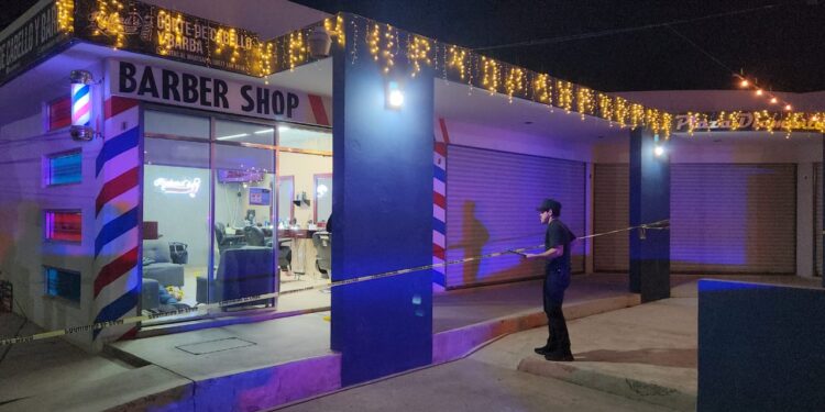 Ejecutan con una pistola calibre 40 a un hombre en una Barbería