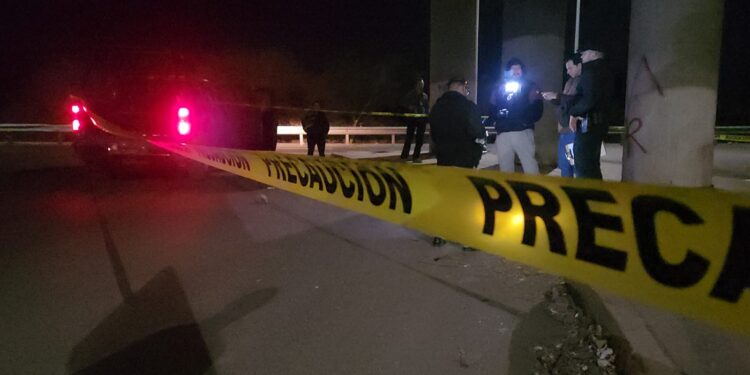 Dejan un cadáver “encobijado” debajo de un puente de “La Costerita”