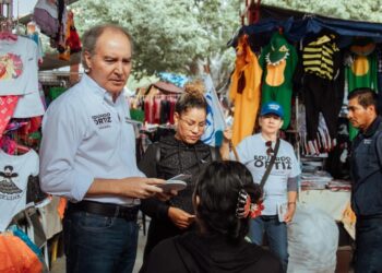 “Morena está quedando mal”, tianguistas se quejan de la 4T con Eduardo Ortiz en Mazatlán