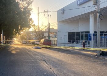 Muere un hombre adulto atropellado por un automóvil desconocido