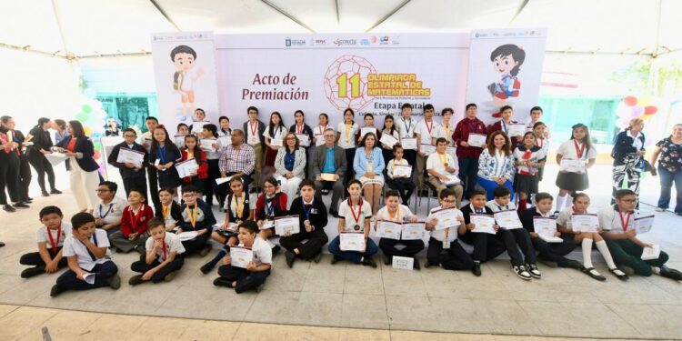 Reconocen a alumnos ganadores de la 11va. Olimpiada Estatal de Matemáticas