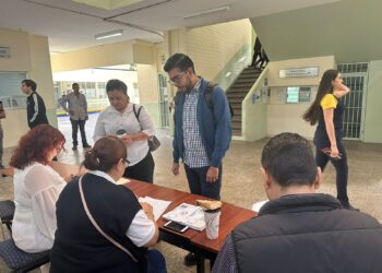 De forma libre, directa y secreta, integrantes del SUNTUAS Académicos acudieron a las urnas para votar por sus representantes al Consejo General de Delegados, Comités Delegacionales y Comisiones Mixtas Locales
