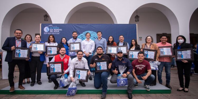 Empresas e instituciones reciben el reconocimiento “Empresa Guardián del Agua” por parte de la JAPAC