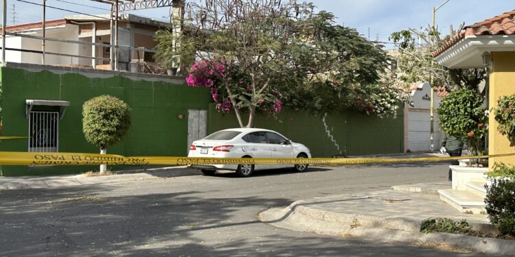 Hallan sin vida a un sujeto a bordo de un automóvil en Pradera Dorada