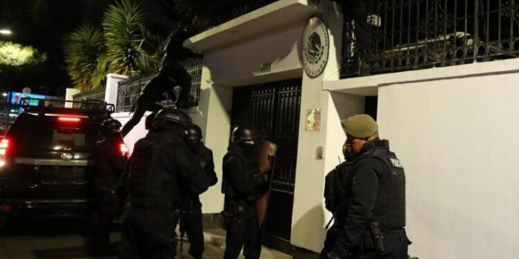 México rompe relaciones con Ecuador tras el operativo policial en su embajada en Quito para capturar al exvicepresidente Glas