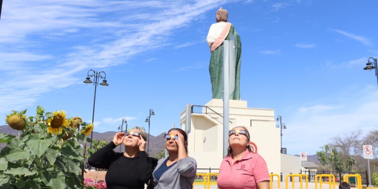 Desde el Parque Mirador observaron el eclipse solar en Badiraguato