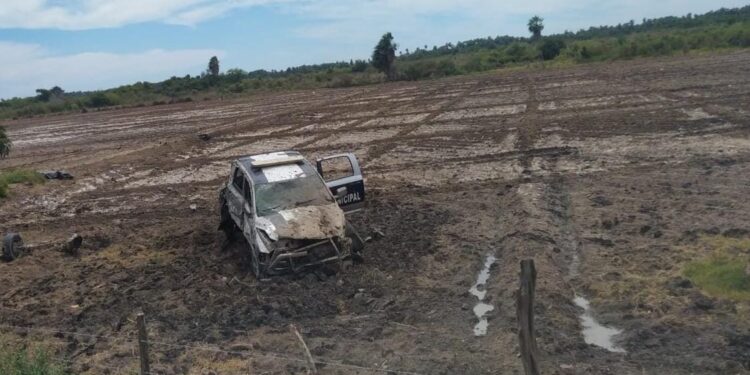 Agente municipal herido al accidentarse en patrulla oficial en Eldorado
