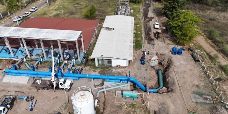 Termina JAPAC la instalación del múltiple de 36 pulgadas en línea del sur