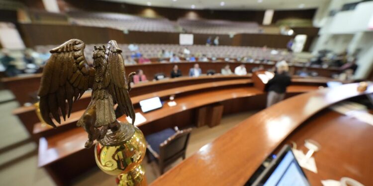 Iniciativa propone destinen partidos 5% de su financiamiento anual a la formación política de los jóvenes