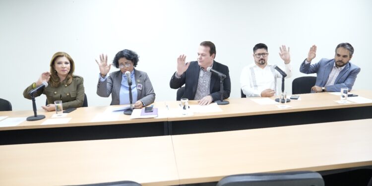 Comisión aprueba que Secretaría del Congreso resguarde documentación de Consulta a la Comunidad de la UAdeO