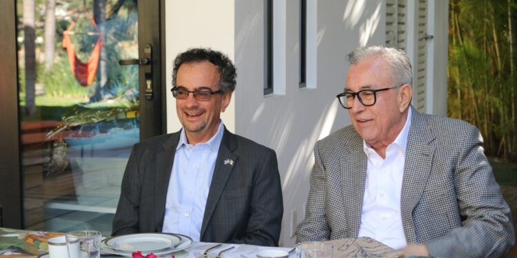 Rocha recibió al embajador del Reino Unido, John Benjamin