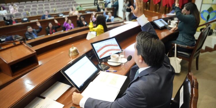 Congreso del Estado da lectura a iniciativa ciudadana que propone reformar la Ley del IPES