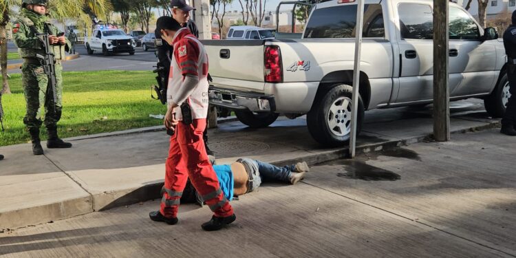 Vecino de Sonora es localizado golpeado esta mañana frente al Hotel Beltrán