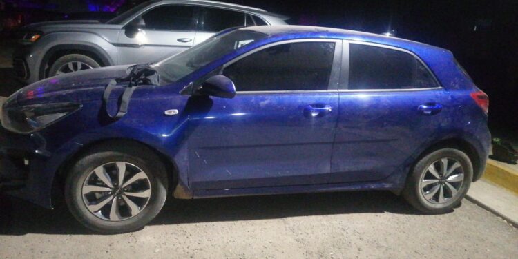 Integrantes de una BOMU aseguran tres vehículos con municiones