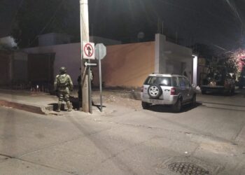 Militares y GN mantienen asegurado un inmueble en Tierra Blanca