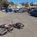 Circulaban “reparando” la motocicleta y se estrellaron contra un automóvil
