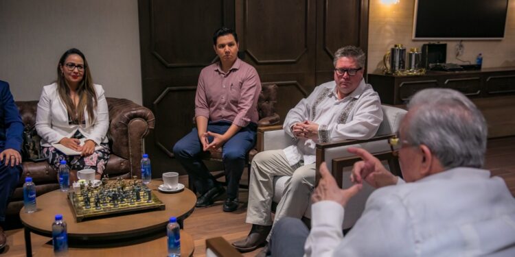 Se reúne el Gobernador de Sinaloa con el Cónsul General de EUA en Hermosillo