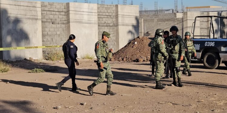 Hallan a tercera víctima ejecutaba y con su radio de comunicación sobre su pecho al sur de Culiacán