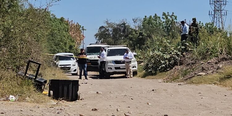 Localizan a un hombre ejecutado a balazos cerca de la Feria Ganadera