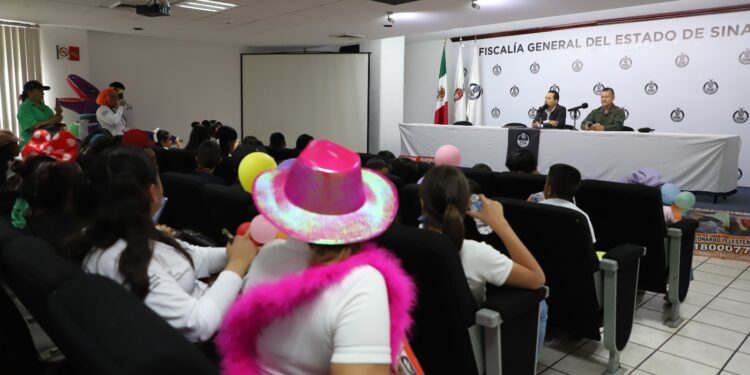 Atiende FGE a Colectivo de Búsqueda por el Día de la Niñez