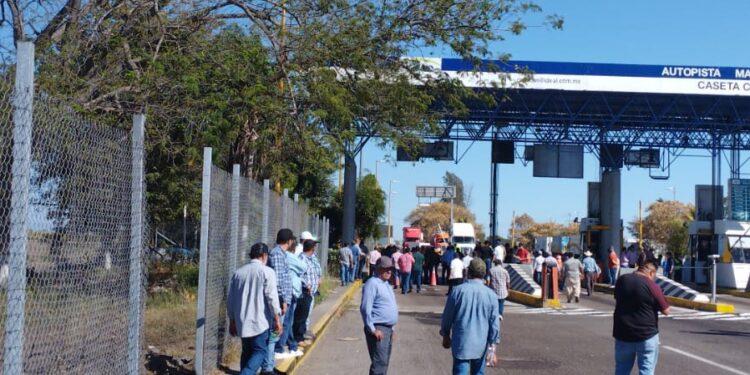 Agricultores toman caseta de Costa Rica