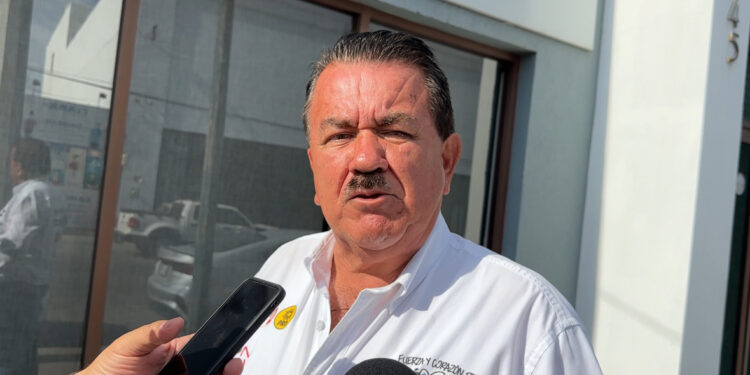 Por seguridad, habitantes de la sierra de Sinaloa deben tener armas en sus hogares, propone candidato Germán Escobar