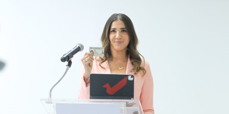 Paloma Sánchez, es la candidata al Senado que propone y confronta.