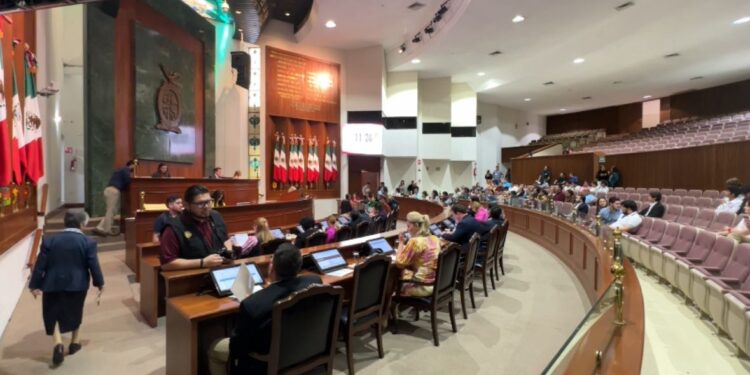 Congreso recibe solicitud de Aurelia Leal para regresar a su curul tras solicitar licencia