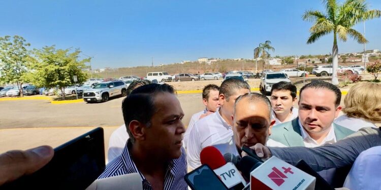 Gobierno del Estado sí atiende problemática de familia sin un hogar: Enrique Díaz