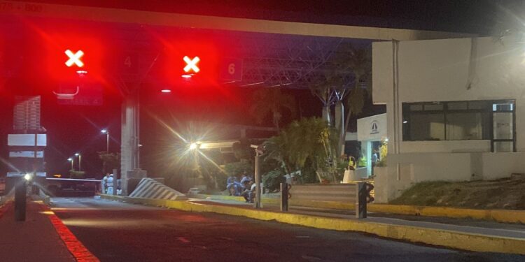 ¡Ya puedes transitar! Productores liberan la caseta de cobro de Costa Rica