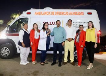 Secretario de Salud recorre 5 municipios del sur de Sinaloa; entrega 3 ambulancias a hospitales