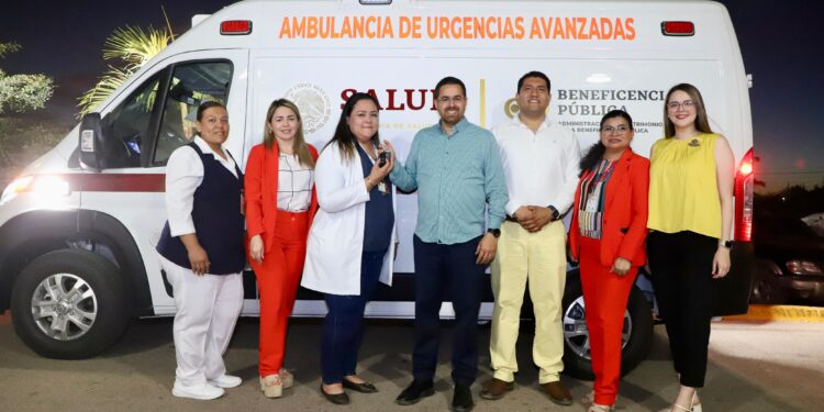 Secretario de Salud recorre 5 municipios del sur de Sinaloa; entrega 3 ambulancias a hospitales
